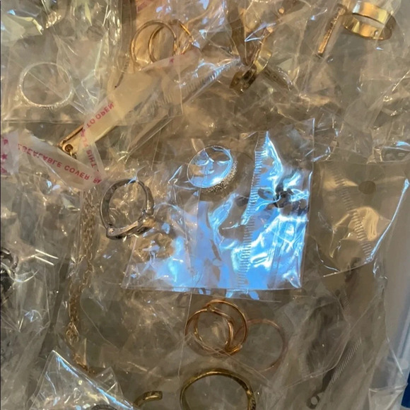 3x$25 ❤️ bundle 20 fashion rings Surprise bundle   ❤️ - Picture 12 of 14